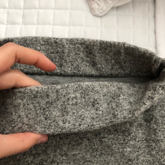 Grey lulus skirt - Picture 2 of 2